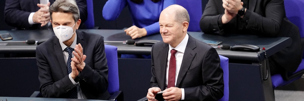 Applaus für den gewählten Bundeskanzler Olaf Scholz. 