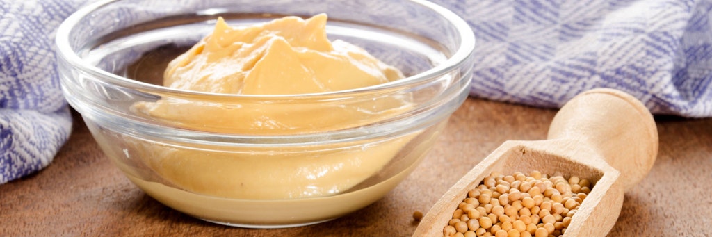Senf ist nicht nur eine leckere Würzpaste, sondern dank seiner Senföle auch verdammt gesund.