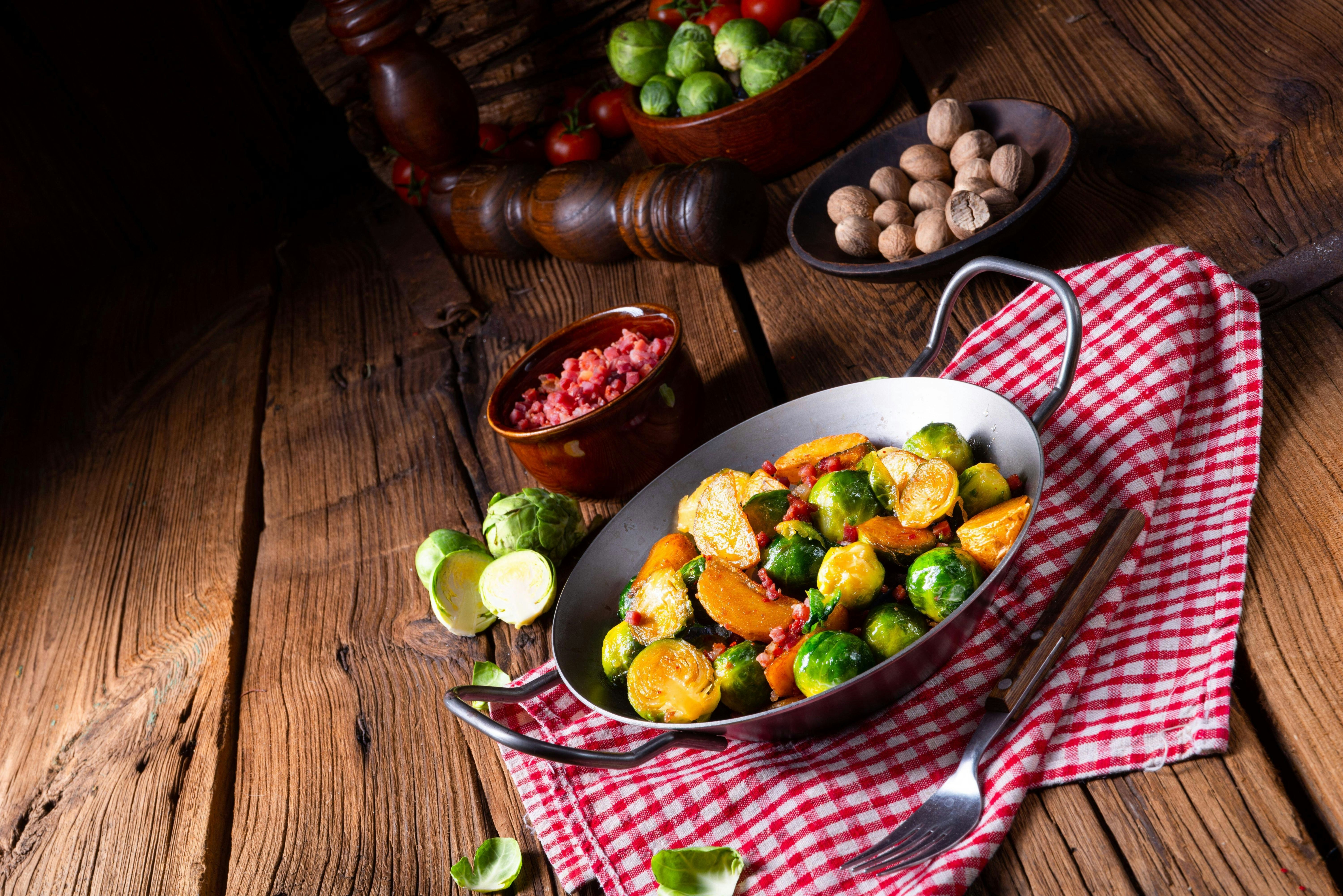 Rosenkohl mal anders: Rezept für leckere Pfanne mit Rosenkohl und ...