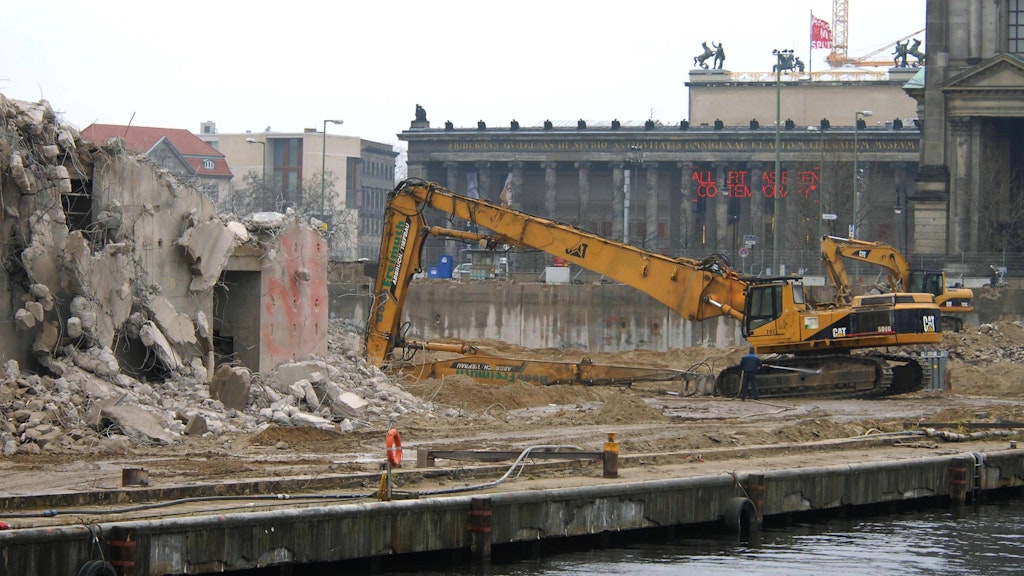 Am 2. Dezember 2008 wurden die letzten Teile des Palastes abgerissen.