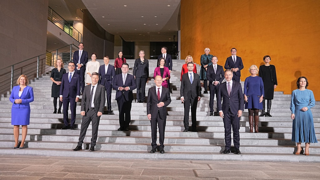 Die Minister im Ampel-Kabinett dürfen sich auch über höhere Bezüge freuen.