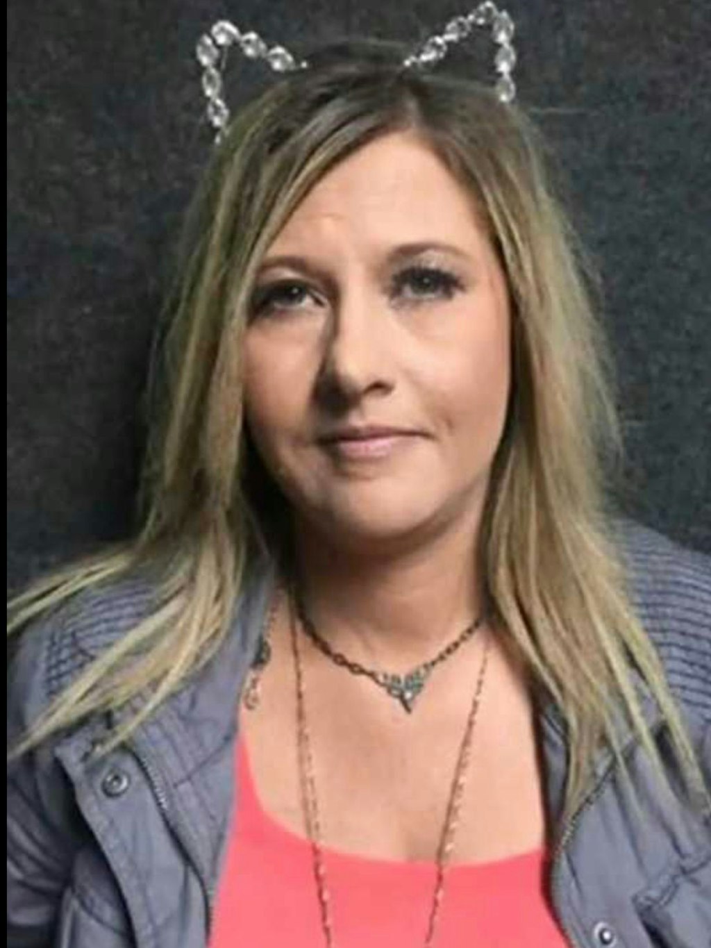 Laura Oglesby (48) gestand, die Identität ihrer getrennt von ihr lebenden Tochter Lauren Hays angenommen zu haben. 