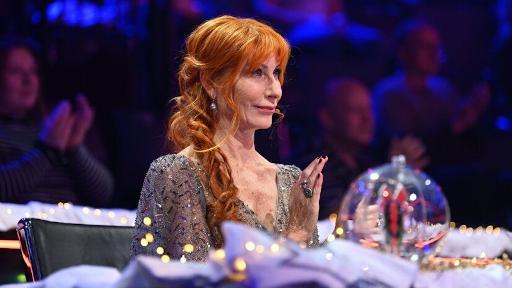 Andrea Sawatzki ist im Rateteam beim „The Masked Singer“-Weihnachts-Special.