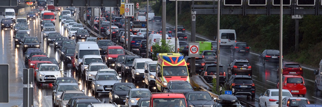 Der Endgegner der Autofahrer – Stau. In Corona-Zeiten kam man allerdings mancherorts besser durch (Symbolbild).