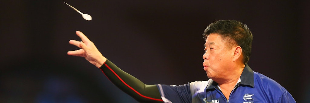 Paul Lim in Aktion bei der Darts-Weltmeisterschaft in London. 