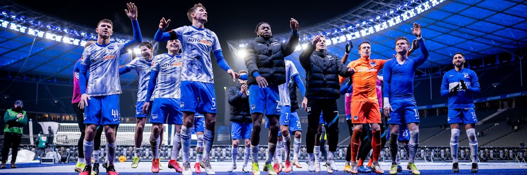 Das wollen Herthas Profis in der Rückrunde viel öfter erleben: Jubeln nach einem Sieg (wie hier gegen Dortmund) ist das Größte. 