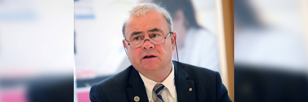 Emil Reisinger, Epidemiologe an der Universitätsmedizin Rostock hat selbst schon einmal die Triage durchführen müssen.