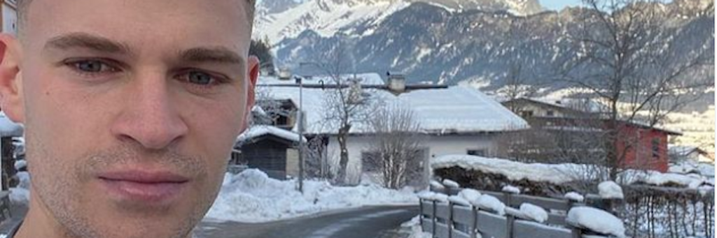 Joshua Kimmich erholt sich nach seiner Corona-Erkrankung gerade in den Bergen und schickte via Instagram Weihnachtsgrüße.