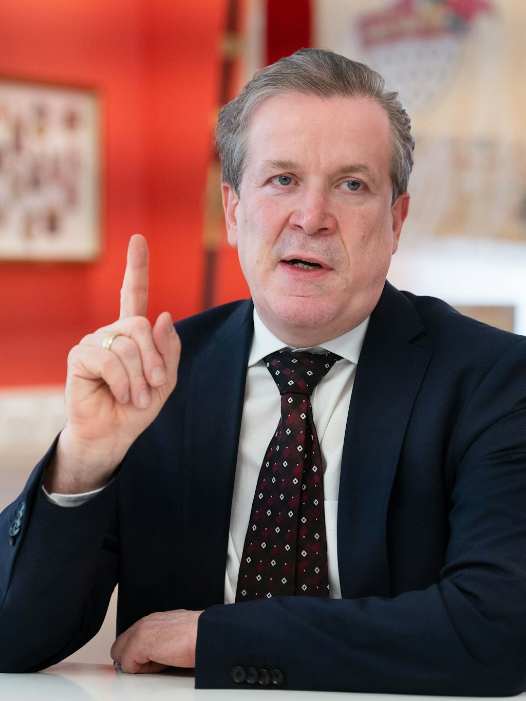 Finger weg vom Karneval! Christoph Kuckelkorn, Präsident des Festkomitees des Kölner Karnevals.