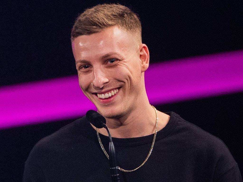 Und so sieht Felix Lobrecht heute aus. 