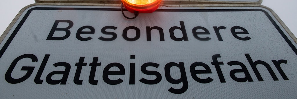 Die Meteorologen warnen vor Glatteis. 