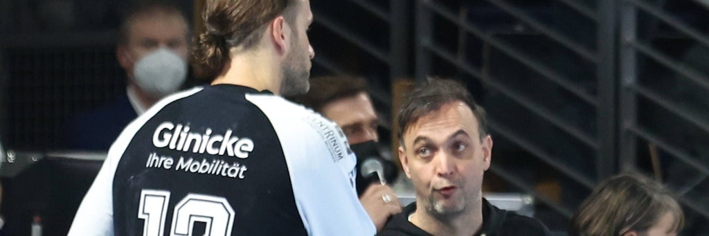 Haben keine Beziehungsprobleme mehr: Ex-Füchse-Liebling Silvio Heinevetter (l.) und Füchse-Macher Bob Hanning.