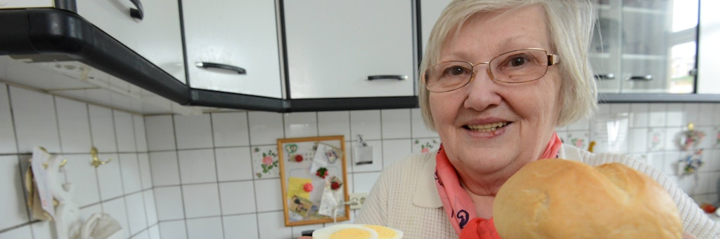 Ein Berliner Original ist nicht mehr. Nach einem Bericht des rbb ist Inge Schulze, vielen Berlinern als Schrippenmutti bekannt, im Alter von 81 Jahren gestorben.