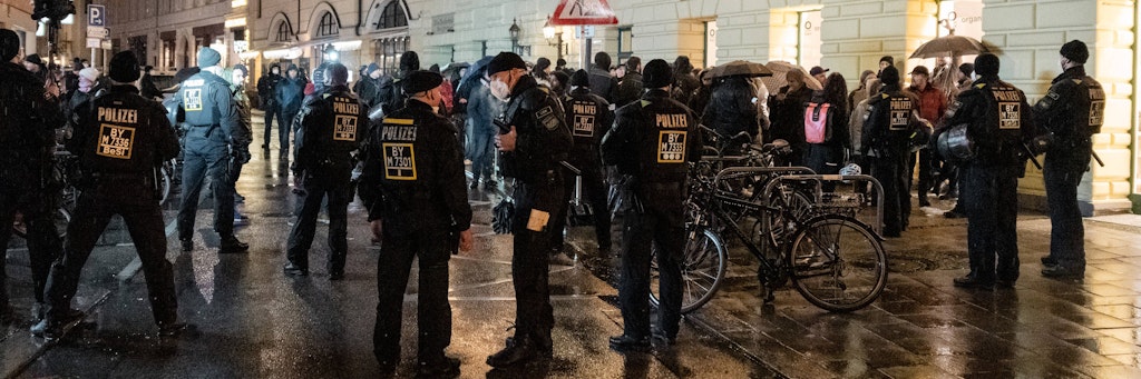 Protest gegen die Corona-Maßnahmen in München – auch Soldaten bewegen sich im „Querdenker“-Milieu.