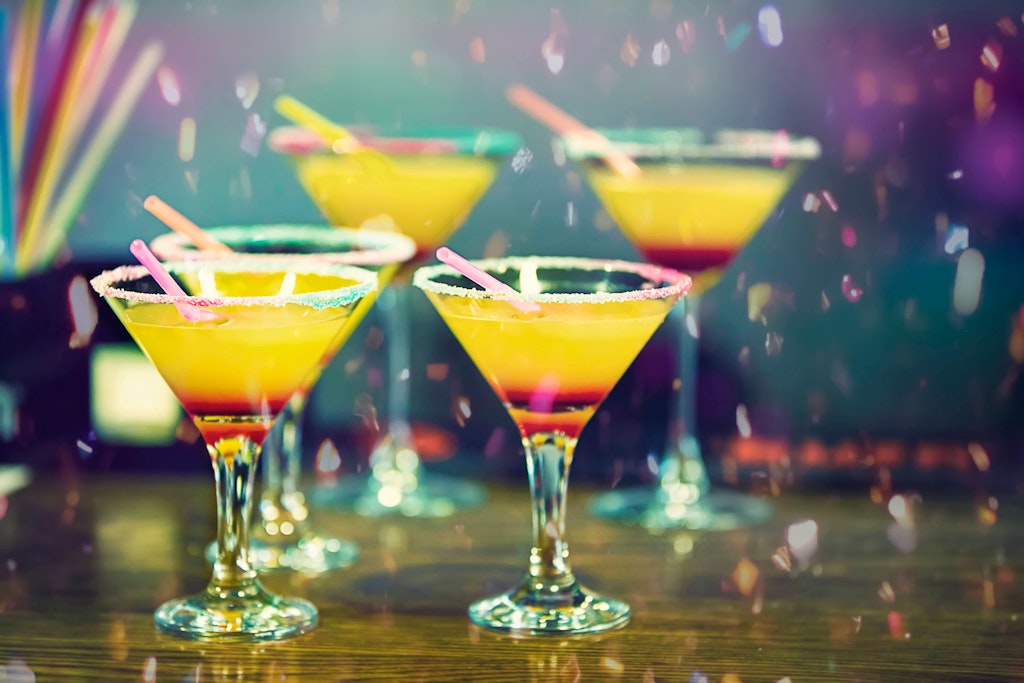 Leckere Cocktails schmecken mit schöner Aussicht noch ein klein wenig besser (Symbolbild).