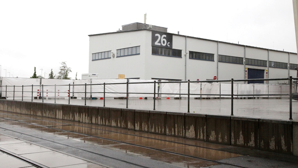 Die Messehalle 26, die zur Corona-Klinik in Berlin wurde, die zum Glück keiner brauchte.