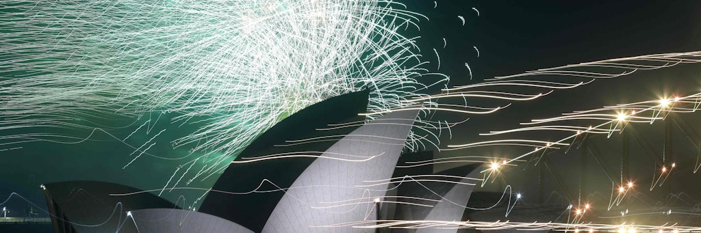 Drei Stunden vor Mitternacht gibt es in Sydney (Australien) schon mal ein Familienfeuerwerk.