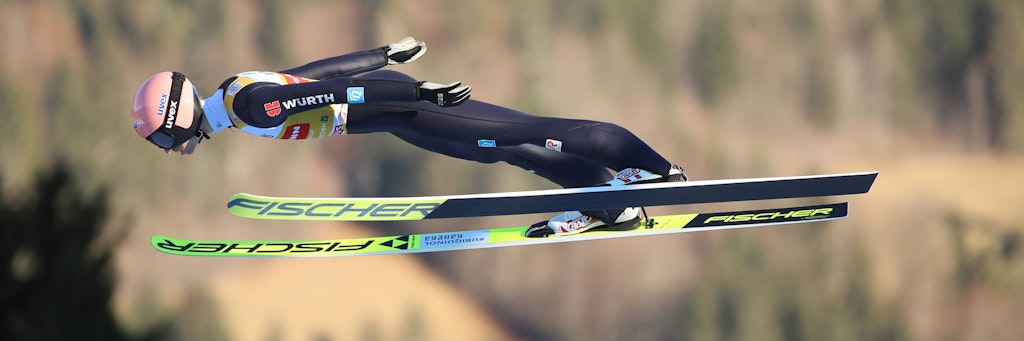 Karl Geiger flog in der Quali in Garmisch auf Platz 3 und wahrte seine Chancen auf den Gesamtsieg bei der Vierschanzentournee. 