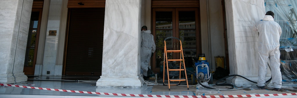 Ein Athener Luxus-Hotel wird während des Lockdowns renoviert. Andere werden verkauft.