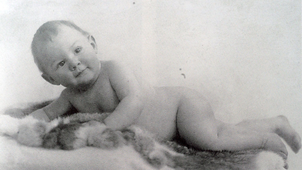 Herbert Köfer als Baby: Bei der Geburt zeigt er schon, was für komödiantisches Talent in ihm schlummert.
