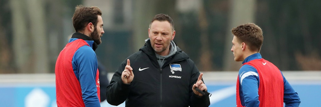 Eins plus eins macht zwei: Hertha-Trainer Pal Dardai setzt im Mittelfeld mit Lucas Tousart (l.) und Santiago Ascacibar auf zwei Balleroberer.