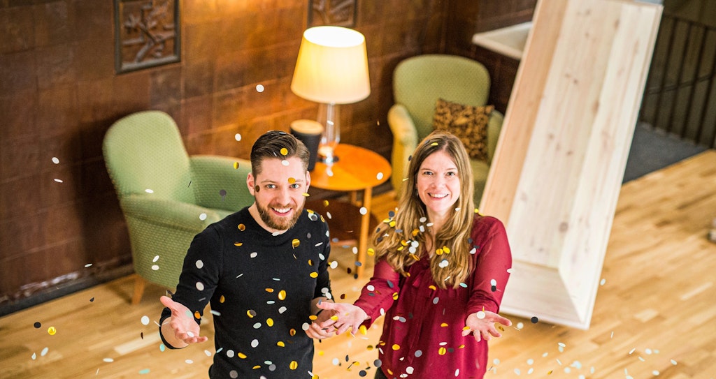 Robert Freitag und Maria Kauffmann sehen sich als Partybestatter und wollen die Trauerkultur in Deutschland verändern.