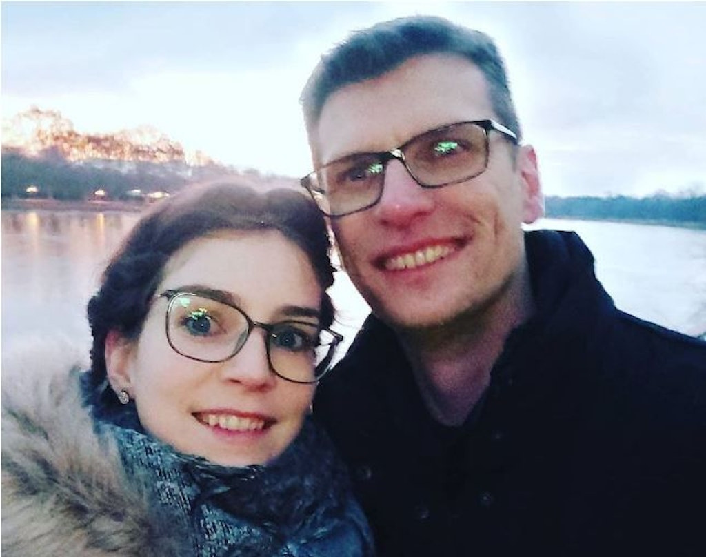 Annika und Manuel strahlen noch immer vor Glück. 