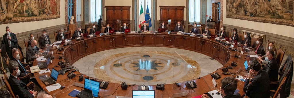 Die erste Sitzung unter Leitung des neuen italienischen Ministerpräsidenten Mario Draghi in seinem Amtssitz, dem Palazzo Chigi.