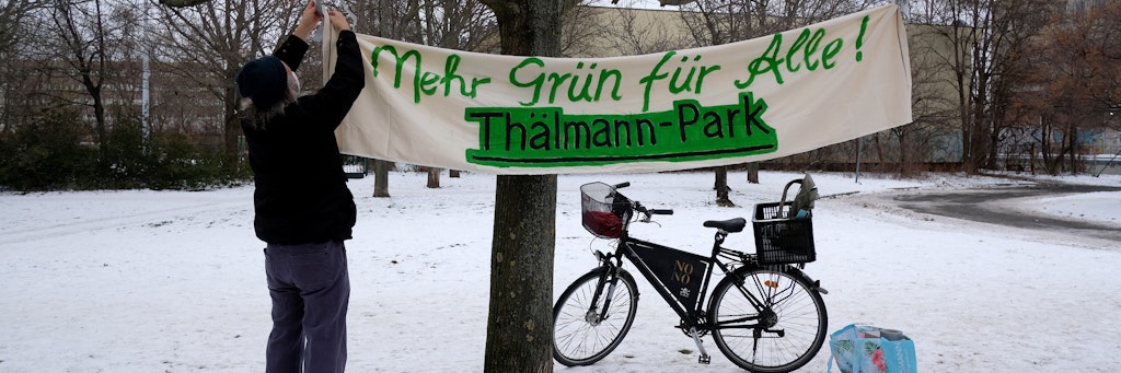 Protest-Aktion im Ernst-Thälmann-Park: Anwohner wehren sich dagegen, dass die Grünanlage verkleinert wird. <br><br>