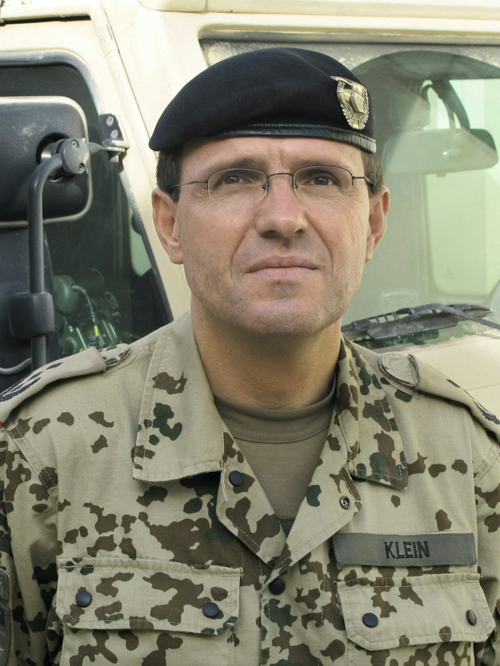 Oberst Georg Klein 2009 in Kundus, kurz vor dem Bombenangriff.