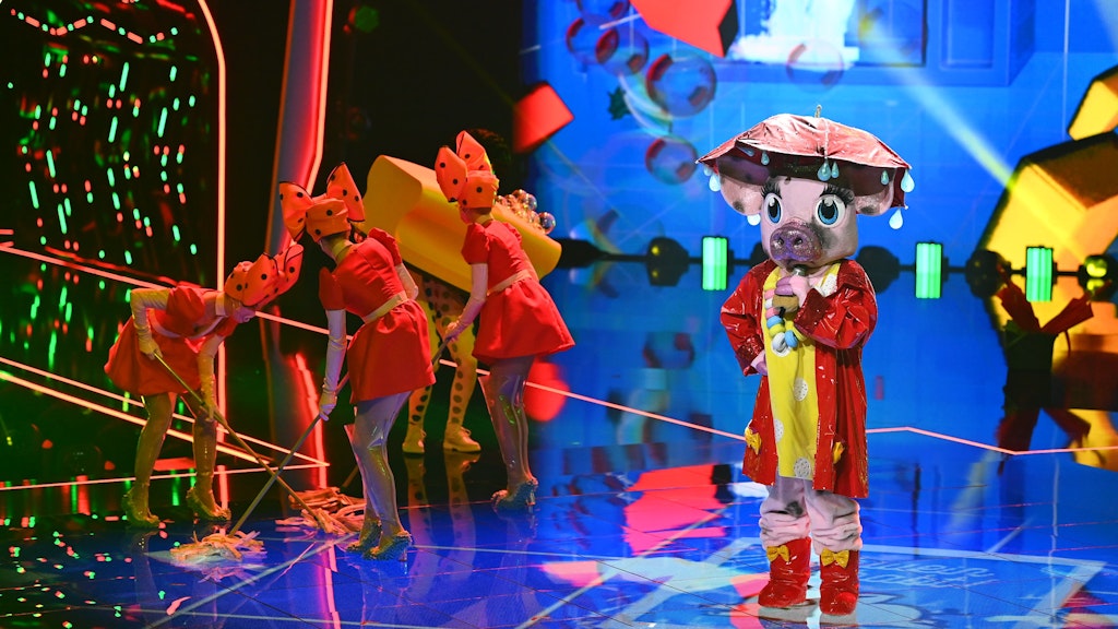 Das Schwein beim Auftritt in der ersten Folge von „The Masked Singer“.