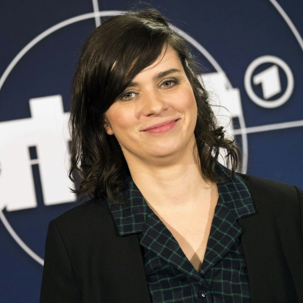 Fans vermuten, dass Nora Tschirner im Einhorn-Kostüm steckt.