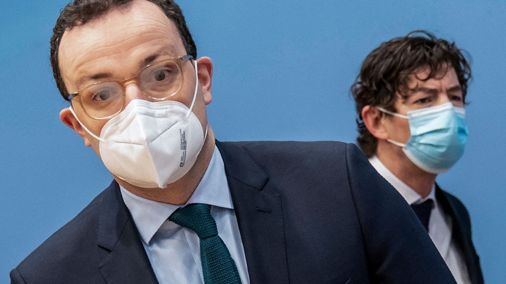 Gesundheitsminister Jens Spahn (l.) und der Virologe Christian Drosten brechen für Astrazeneca eine Lanze. 