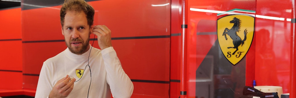 Schlüpft nicht nur aus seinem roten Rennanzug, sondern verkauft auch seine private Ferrari-Sammlung: Formel-1-Pilot Sebastian Vettel.