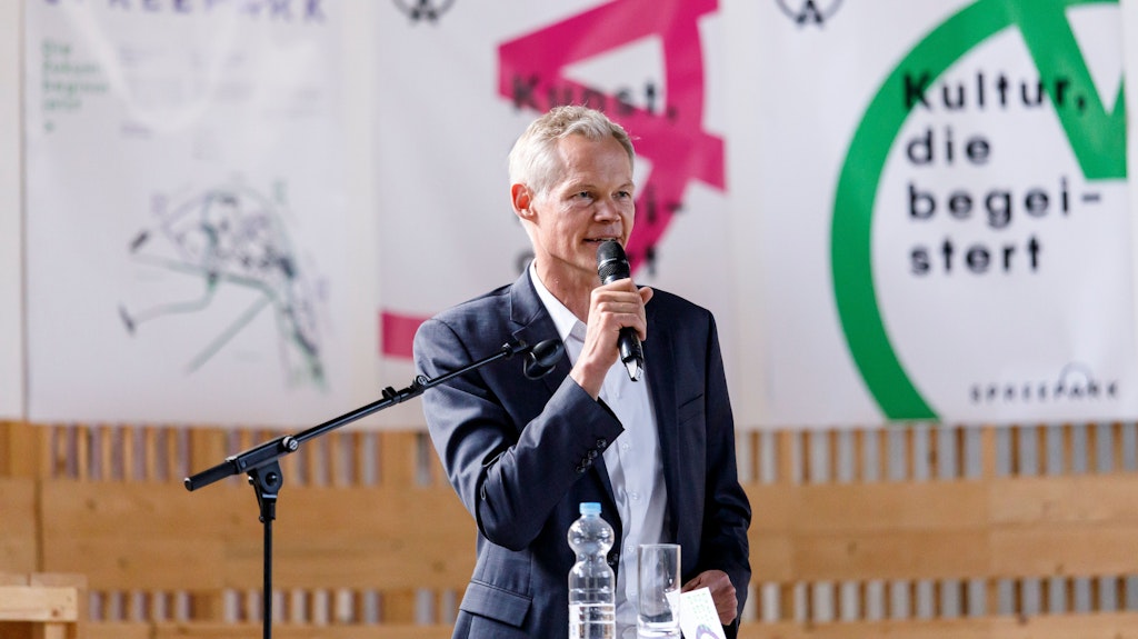 Grün-Berlin-Chef Christoph Schmidt verspricht, dass das alte Riesenrad saniert und im Spreepark wieder aufgestellt wird.