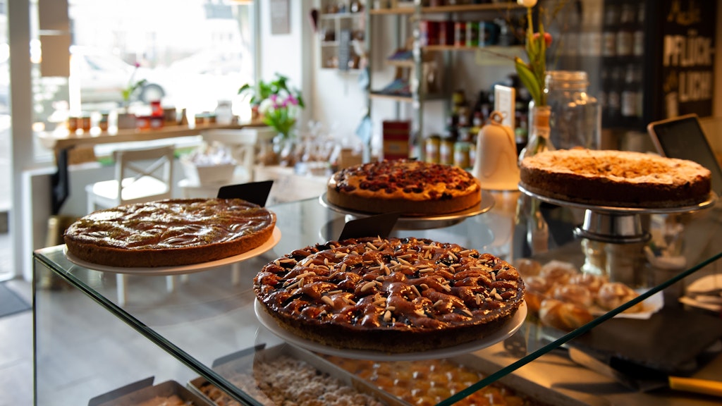 Kuchen gibt es bei Fräulein Juli momentan nur zum Mitnehmen.