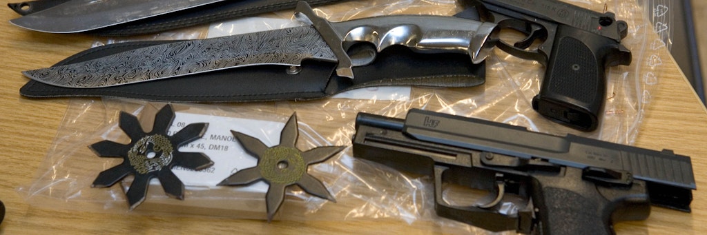 Rechtsextremisten bewaffnen sich nicht nur illegal. 