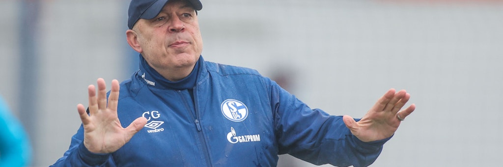 Schalke-Trainer Christian Gross zieht in Sachen Motivation alle Register.