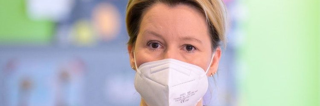Familienministerin Franziska Giffey spricht sich dafür aus, für die Impfungen in Schulen und Kitas mobile Impfteams einzusetzen.