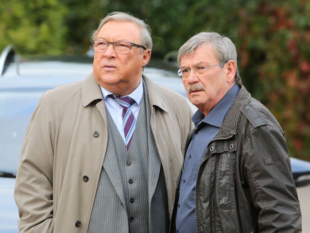 Polizeiruf 110: Jaecki Schwarz in der Rolle des Hauptkommissar Schmücke links und Wolfgang Winkler in der Rolle des Hauptkommissar Herbert Schneider. 