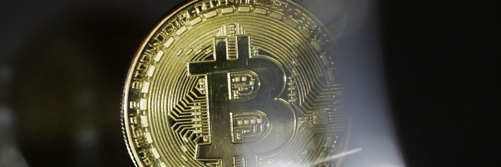 Bitcoins im Wert von aktuell mehr als 50 Millionen Euro hat die Staatsanwaltschaft Kempten von einem verurteilten Computer-Betrüger beschlagnahmt.