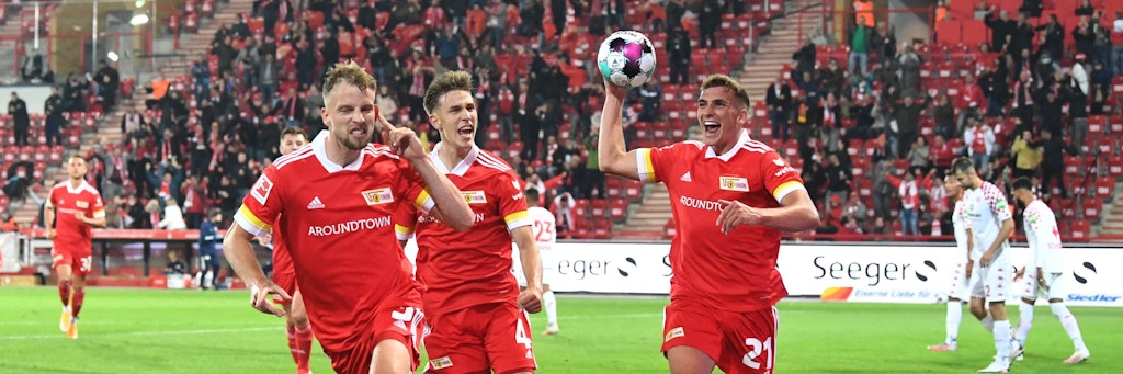Marvin Friedrich trifft per Kopf zum 3:0 gegen Mainz 05, Nico Schlotterbeck und Grischa Prömel jubeln.