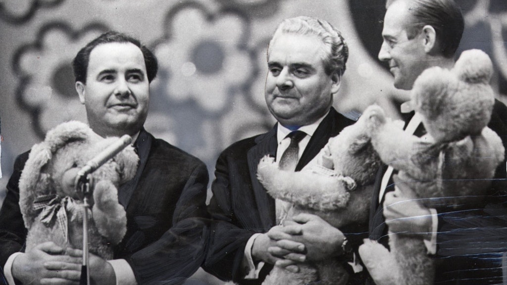 „Da lacht der Bär“! Die drei „Mikrophonisten“ Heinz Quermann, Gustav Müller, Herbert Köfer (v.l.) in der beliebten Unterhaltungssendung.