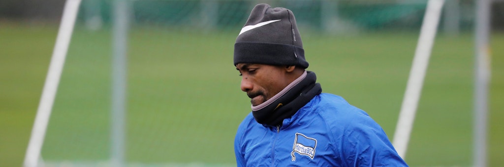 Salomon Kalou (35) erlebte Höhen und Tiefen im Leben: Anfang des Jahres wurde der Ex-Herthaner Vater, nun stieg er in Brasilien in die Zweite Liga ab. 
