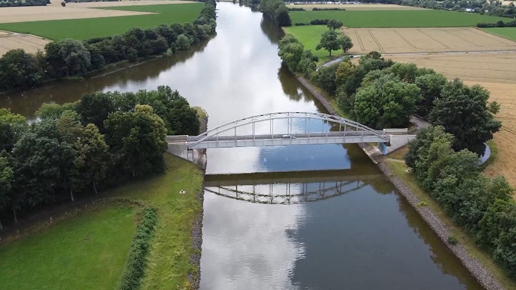 Die Weser bei Balge im Kreis Nienburg: An dieser Stelle wurde Ende April 2020 die Leiche der 19-Jährigen entdeckt.
