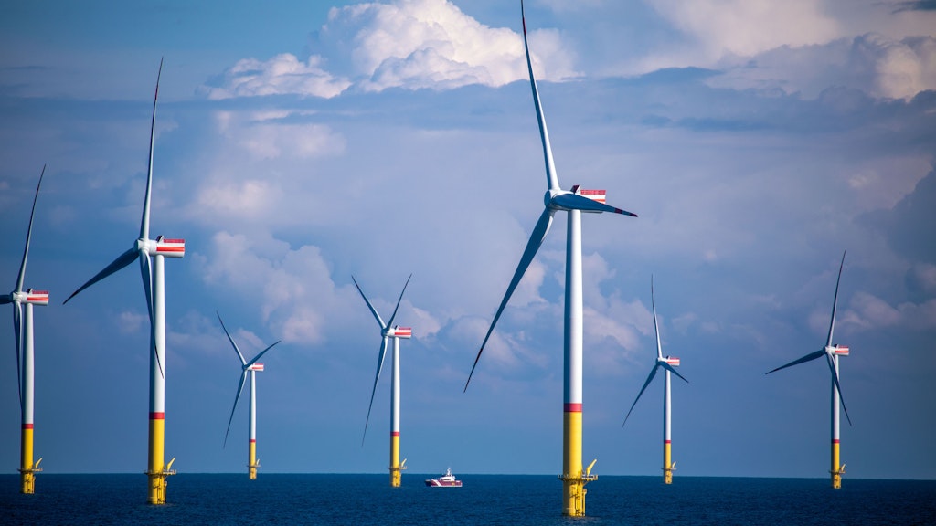 Windparks wie hier in Dänemark sollen auch vor der britischen Küste entstehen.