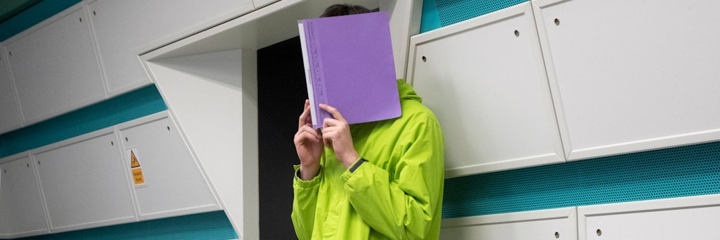 Der Angeklagte Philipp B. (19) in Berlin vor Gericht. <br>