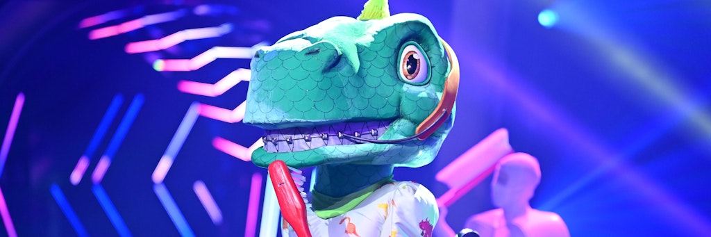 Welcher „Masked Singer“ versteckt sich im Dino-Kostüm?