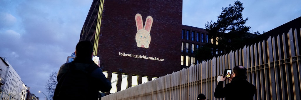 Das Kaninchen, das für die Arbeit beim Bundesnachrichtendienst wirbt.