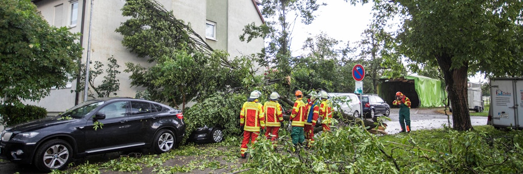 Stürme können schwere Schäden anrichten - wie hier in Stuttgart. Aber welche Versicherung ist zuständig? 